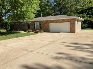 8878 Country Ln, Troy, IL 62294