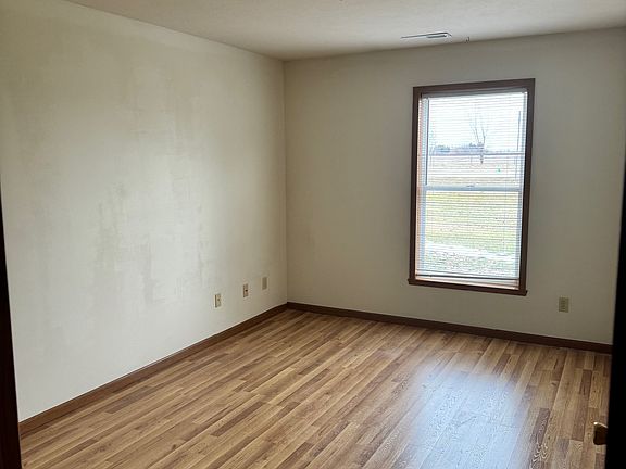 3rd image of 7332 Shillington Dr