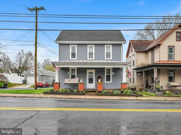 73 E Main St, Reinholds, PA 17569