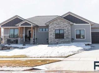 7513 E Donnelly Dr, Sioux Falls, SD 57110