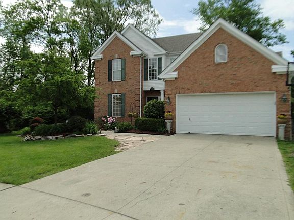 3rd image of 924 Quaint Ct