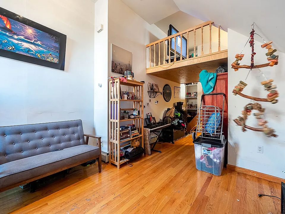 1st image of 209 Wilson Ave #1A