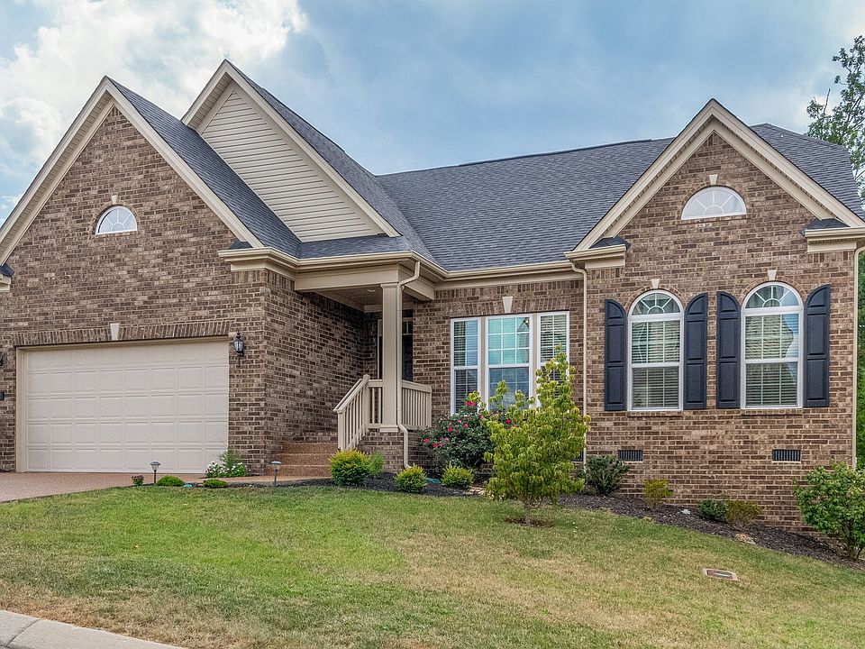 1st image of 442 Warren Hill Dr