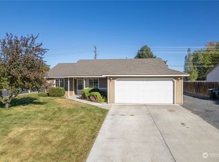 1600 E Apple Cup Rd, Moses Lake, WA 98837