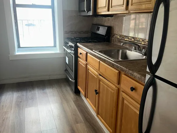 287 Linden Boulevard image 1 of 5