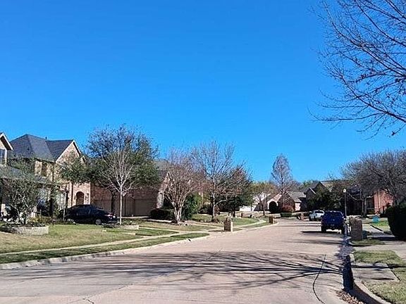 4th image of 2621 Creekway Dr