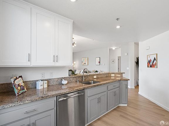 5th image of 501 Crescent Way APT 5406