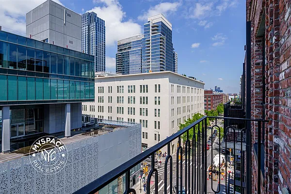 Rented by MySpaceNYC | media 9