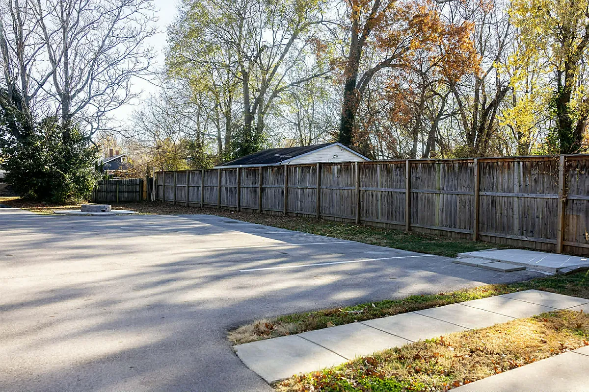 Building Photo - 742 Bellaire Ave #1-3