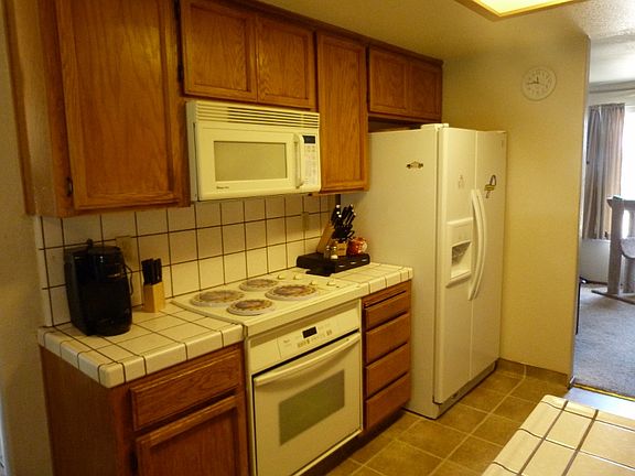 5th image of 15228 Cambridge Dr