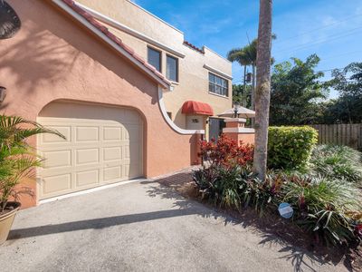 77 Uno Lago Drive, Juno Beach, FL, 33408
