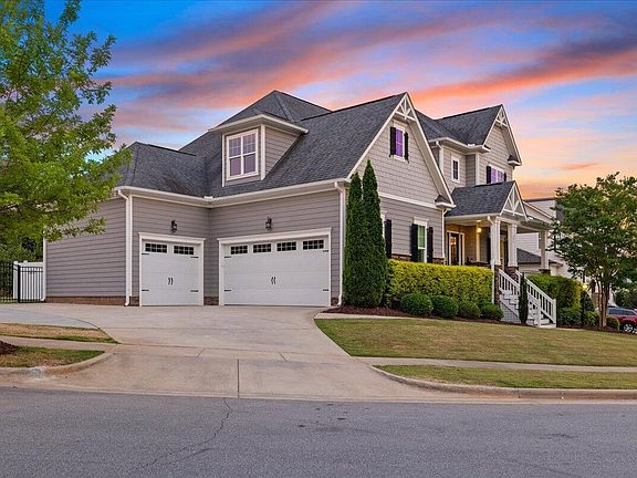 5th image of 804 Rambling Oaks Ln