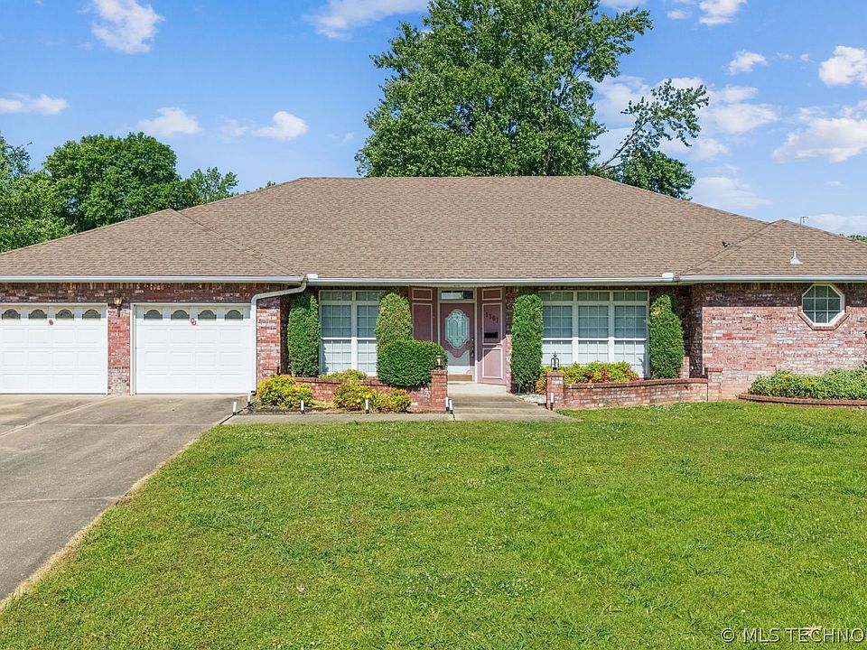 1st image of 1307 N Douglas Dr
