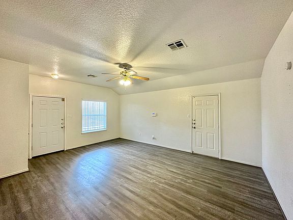 5th image of 2601 Lucille Dr #A