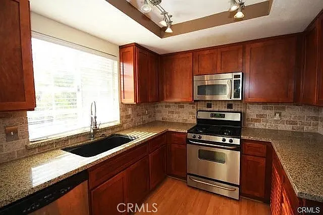 2 bed, 1032 sqft, $3,350 — Photo 4
