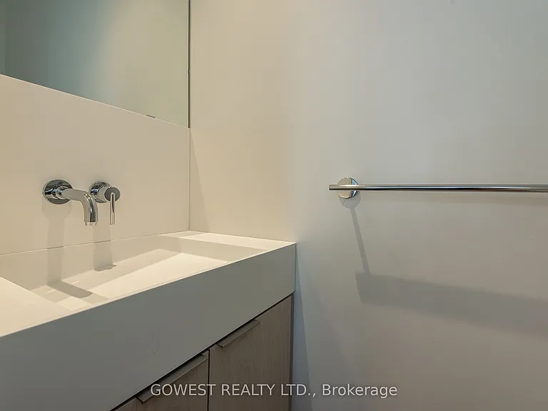 20 Richardson St #2702 — Photo 8
