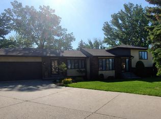 6 Ruyak Point, Minot, ND 58703