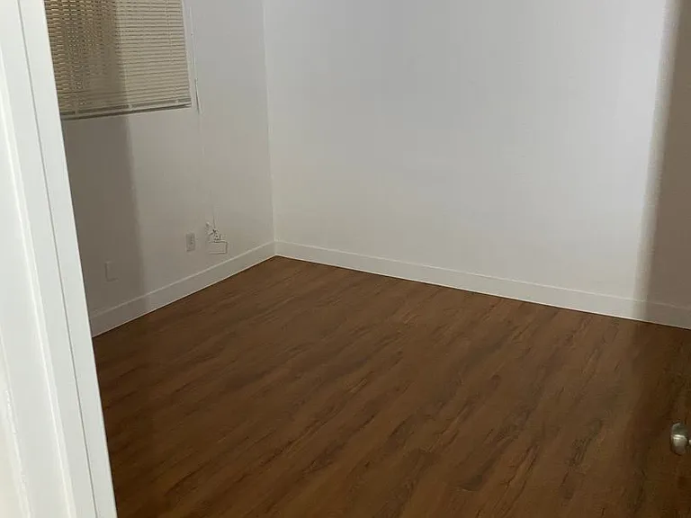 421 N Willowbrook Ave — Photo 15