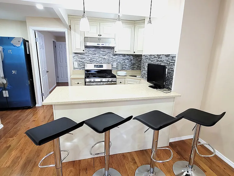 22-24 92nd St #1F — Photo 3