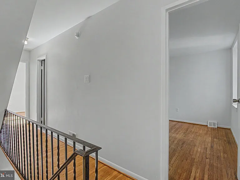 915 N 6th St — Photo 14