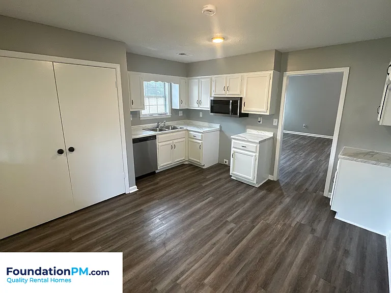 2293 Hometown Dr — Photo 6