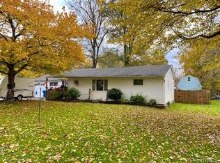 6923 Putnam Dr, Derby, NY 14047