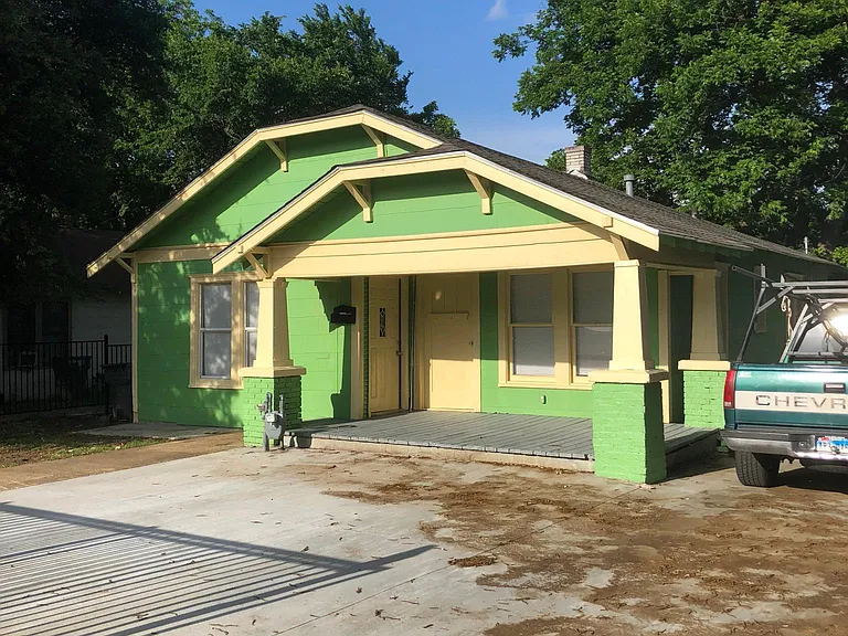 822 Hollywood Ave — Photo 7
