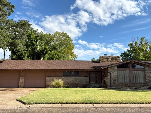 311 Lilac Dr, Liberal, KS 67901