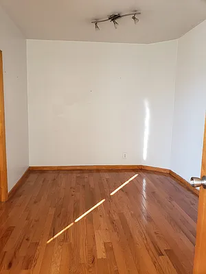 Rented by MCR Realty | media 5