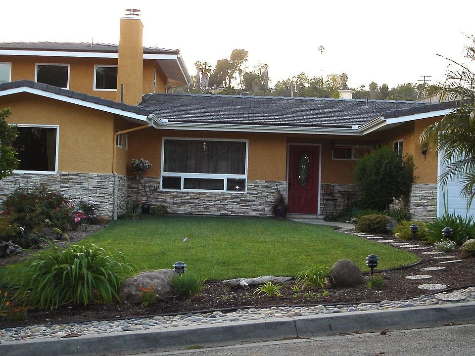 3000 square feet total