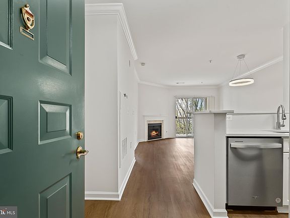 3rd image of 2204 Westcourt Ln APT 319