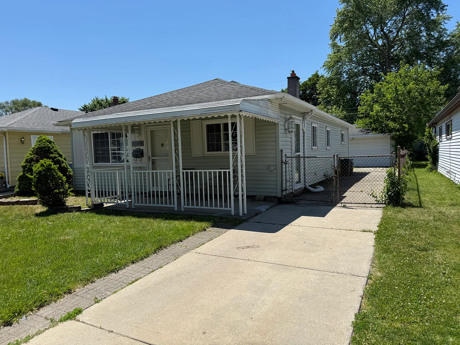 3 bed, 1000 sqft, $1,700 — Photo 1
