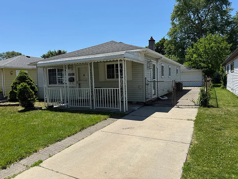 4810 Campbell St — Photo 1
