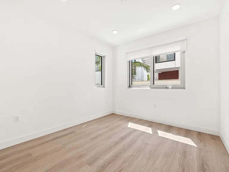 1257 N Sweetzer Ave #103 — Photo 12