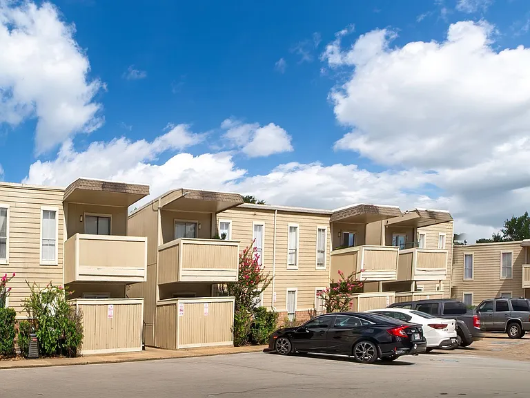 Thompson Square Apts., LLC — Photo 1