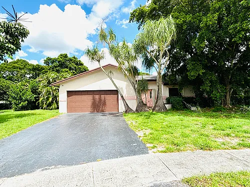 1250 SW 72nd Ave Photo 1