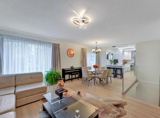 3512 Pearkes Pl, Pt Coquitlam, BC V3B 5E5