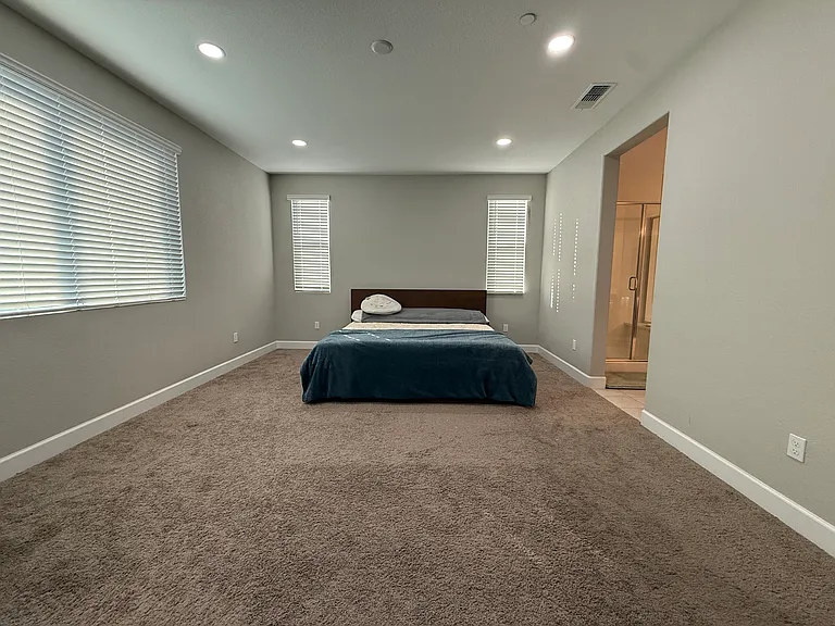 672 Chimes St — Photo 17