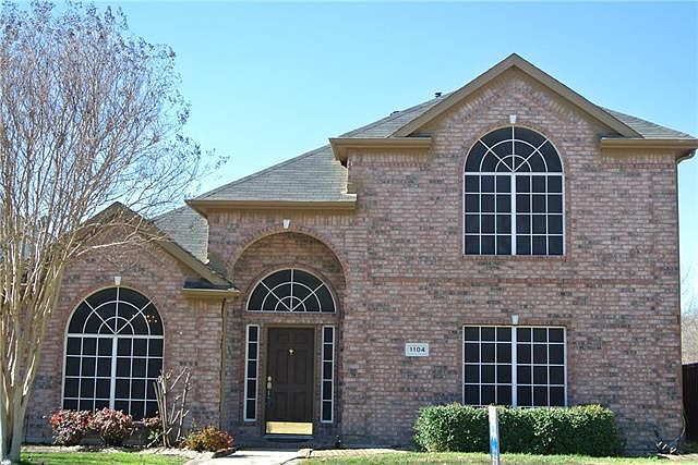 1st image of 1104 Christopher Ln
