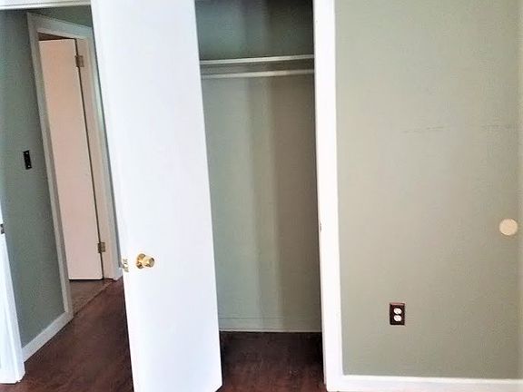 3rd image of 420 University Dr