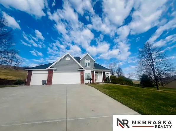 5301 Hillcrest Dr, Blair, NE 68008