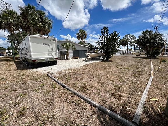 5th image of 27488 Bourbonniere DR