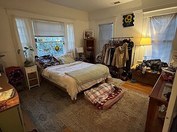This is the bedroom for rent. Maximum one person.