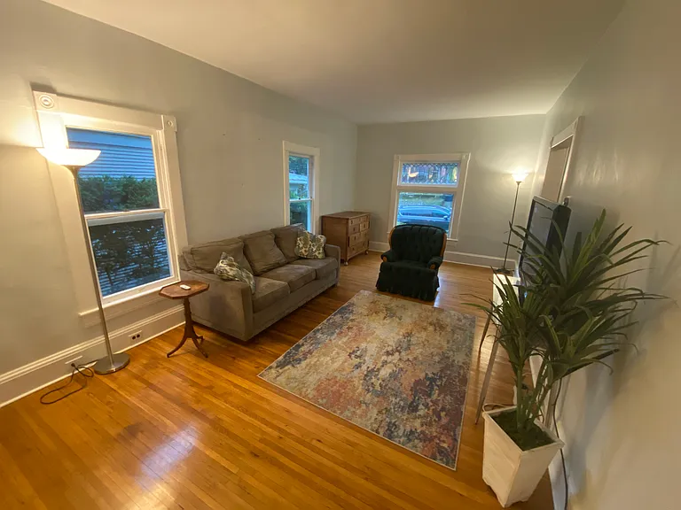 520 King George Ave SW — Photo 13