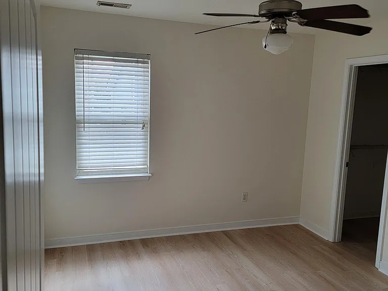 Backroom 850 for rent with large walk in closet