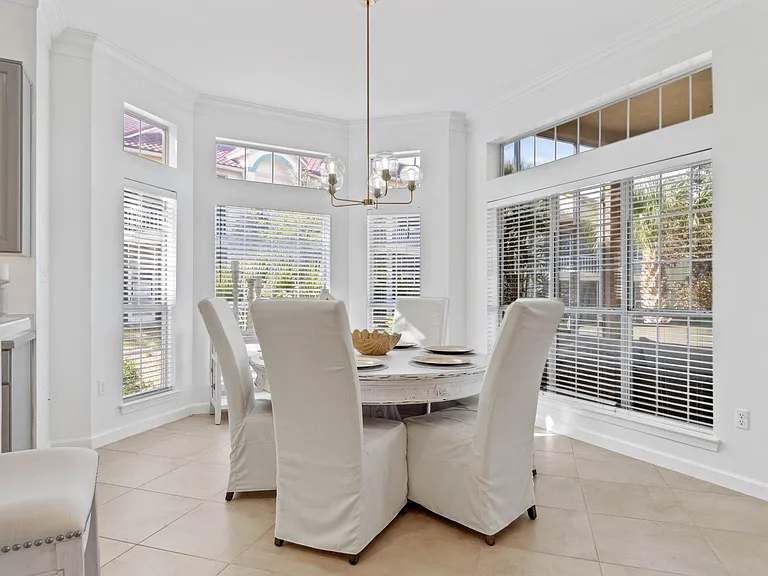 5280 Tivoli Dr — Photo 4