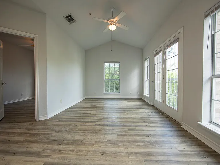 1-Bedroom Living Room (Vaulted Ceiling on 3rd Floor Apartments)
