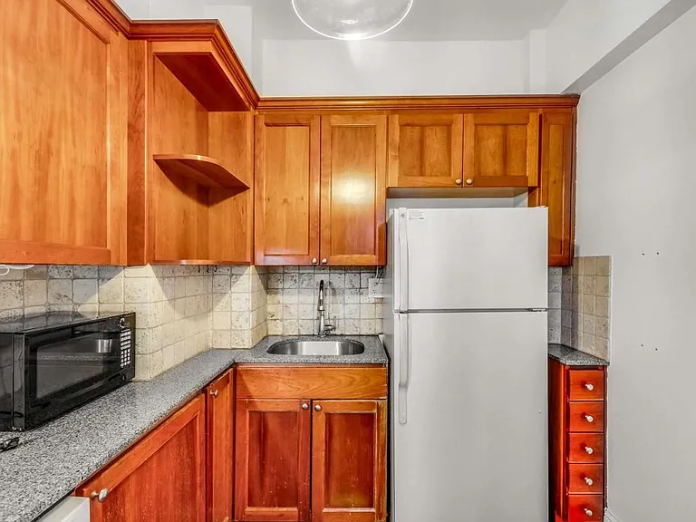 198 Ponce De Leon Ave NE #D7 — Photo 18