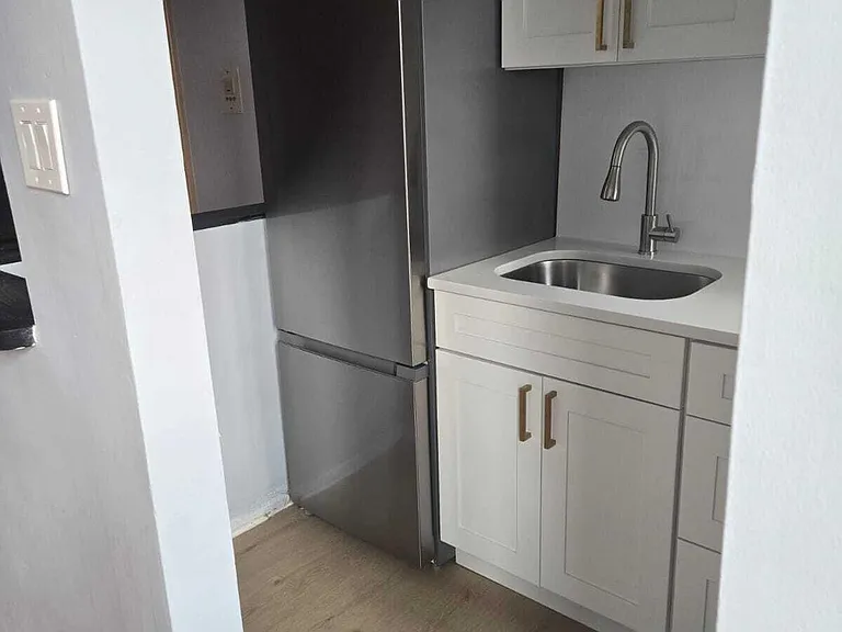 2400 E 3rd St #526 — Photo 10