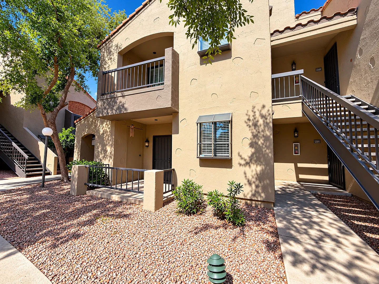 Ideal 2 Br 2 Ba 1 Carport Condo Near Southern and Country Club in Mesa — Photo 3